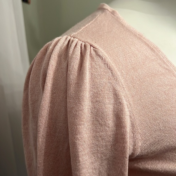 Soft pink sweater - Picture 5 of 8